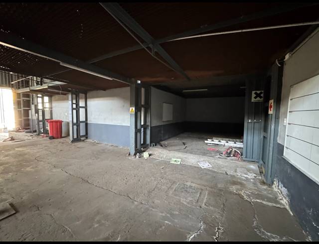 349M² WAREHOUSE TO LET IN MANUFACTA